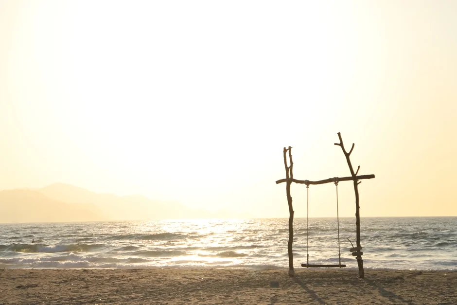 ビーチのブランコ