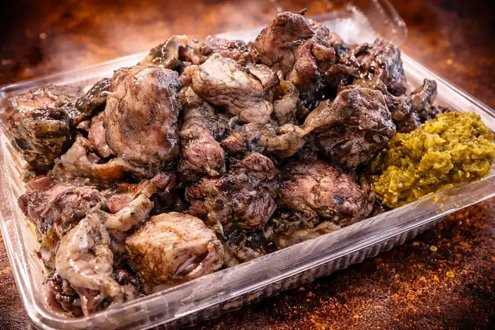 炭火焼き鶏のテイクアウト容器