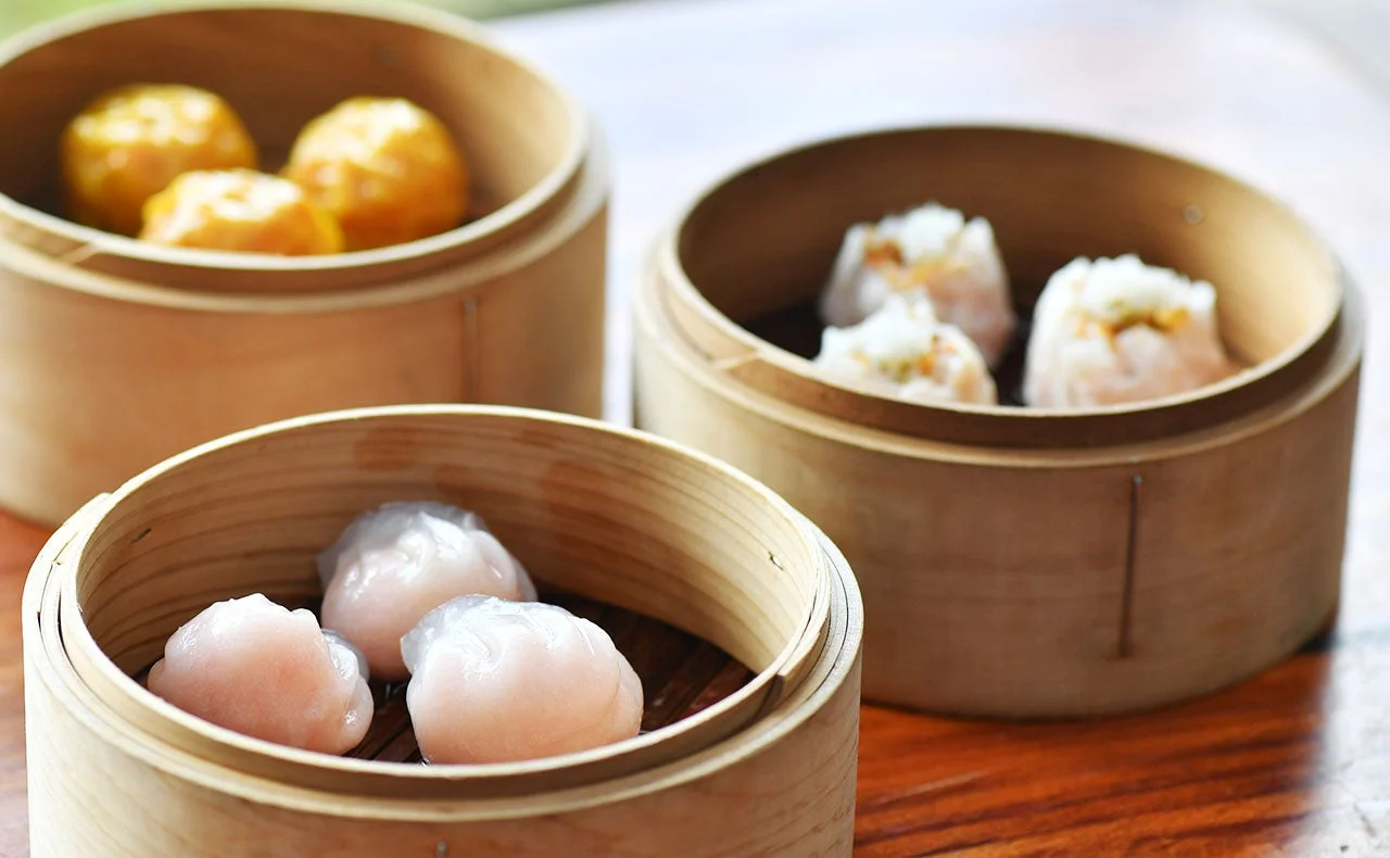 点心、中華料理、飲茶、蒸し料理、蒸籠、シュウマイ、エビ餃子、飲食物、料理、アジア料理