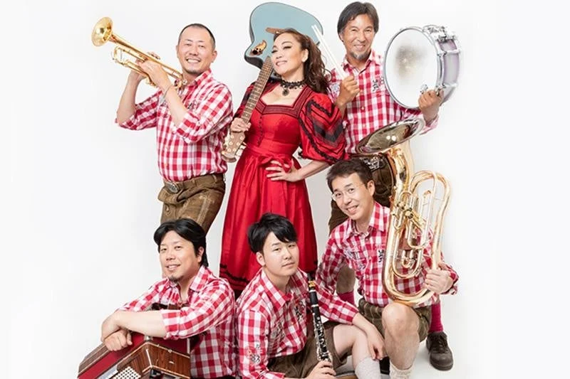 楽団「マリア&アルペンブアム」